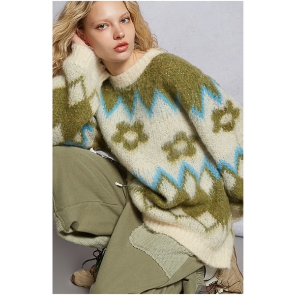 POL Fuzzy Round Neck Floral Print Loose Fit Sweater top - Picture 5 of 6